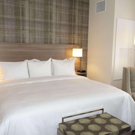 Radisson Kingswood Hotel & Suites, Frédéricton Extérieur photo
