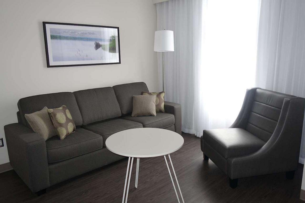 Radisson Kingswood Hotel & Suites, Frédéricton Extérieur photo