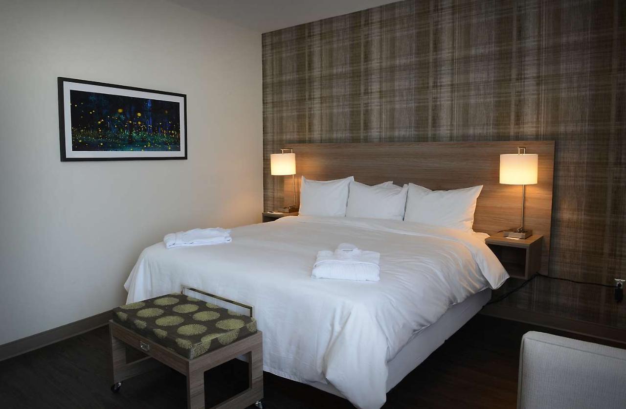 Radisson Kingswood Hotel & Suites, Frédéricton Extérieur photo