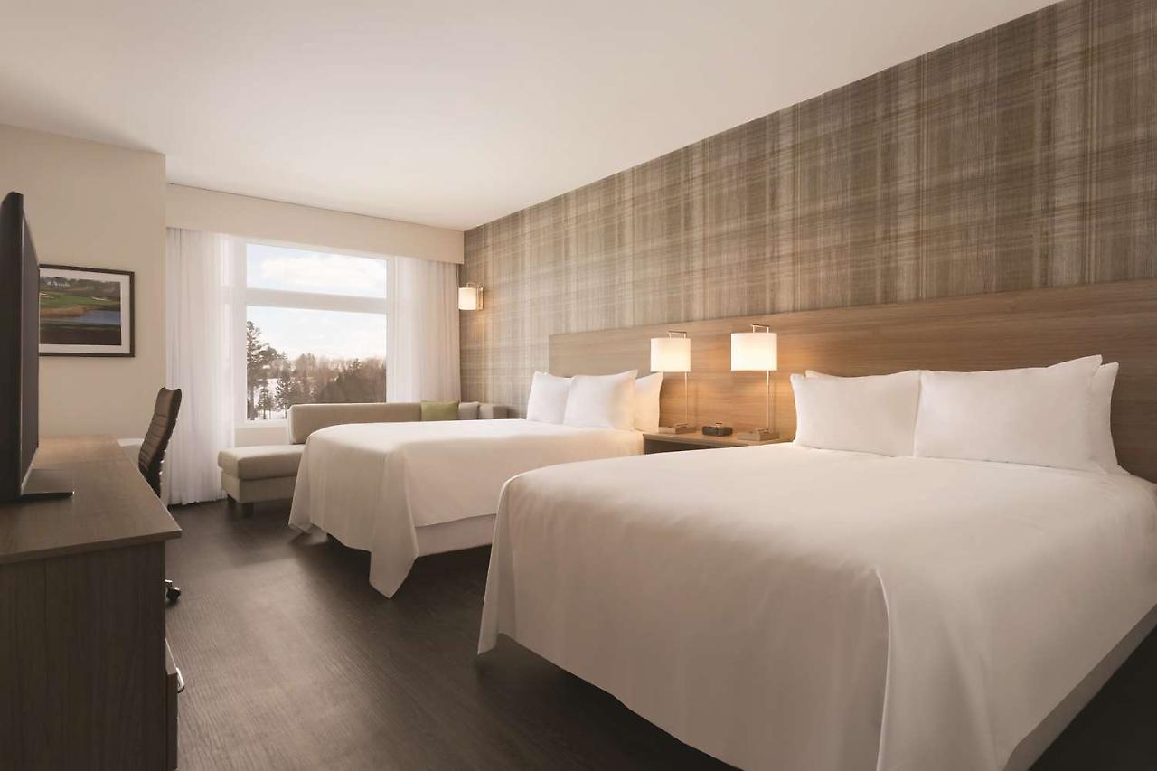 Radisson Kingswood Hotel & Suites, Frédéricton Extérieur photo