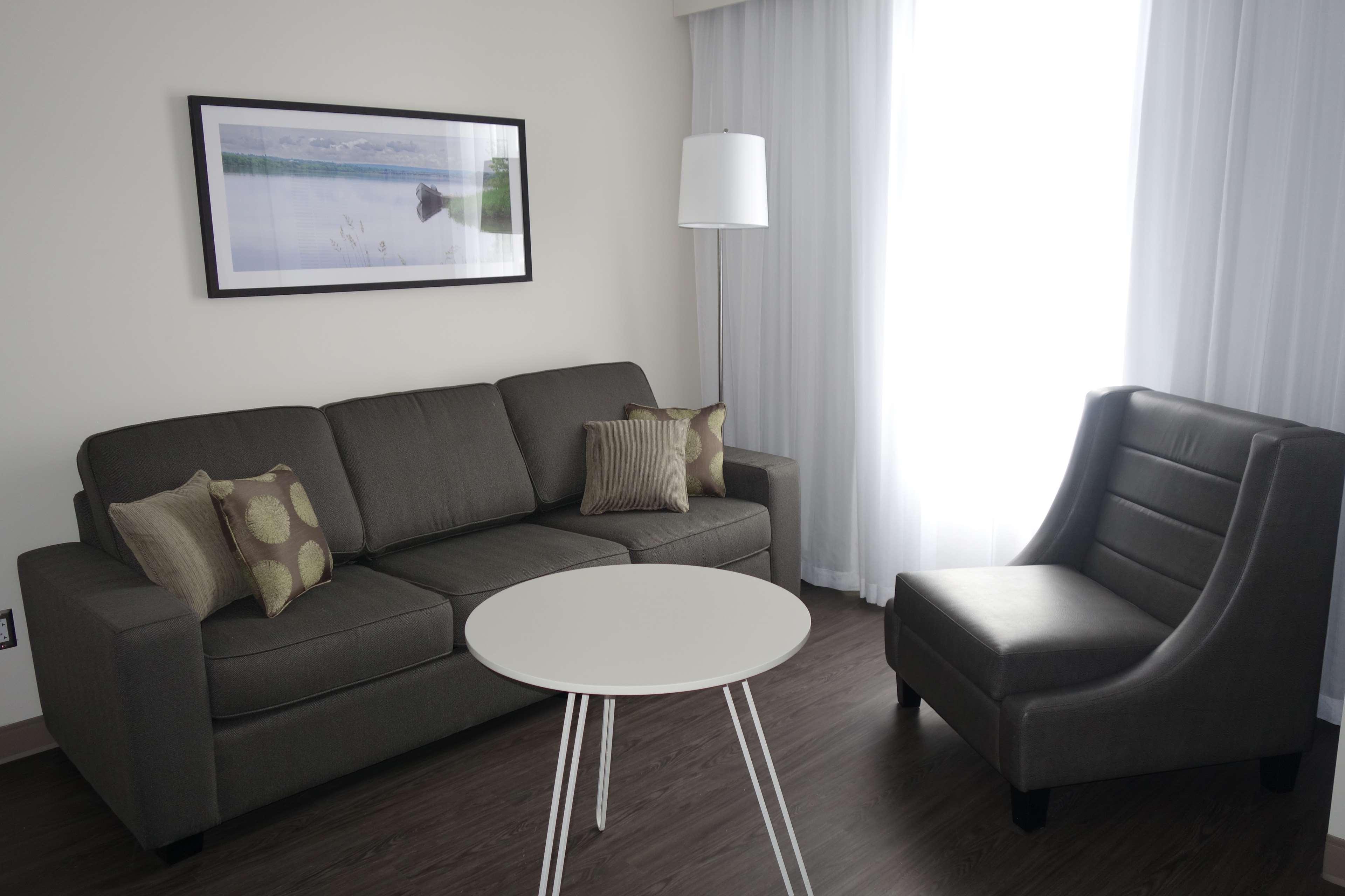 Radisson Kingswood Hotel & Suites, Frédéricton Extérieur photo
