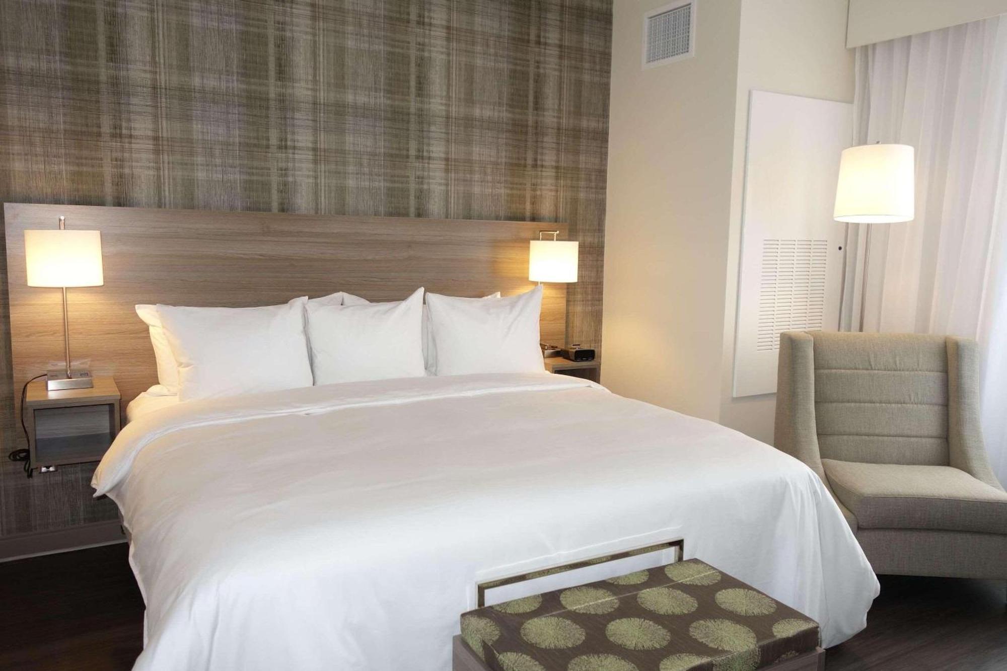 Radisson Kingswood Hotel & Suites, Frédéricton Extérieur photo