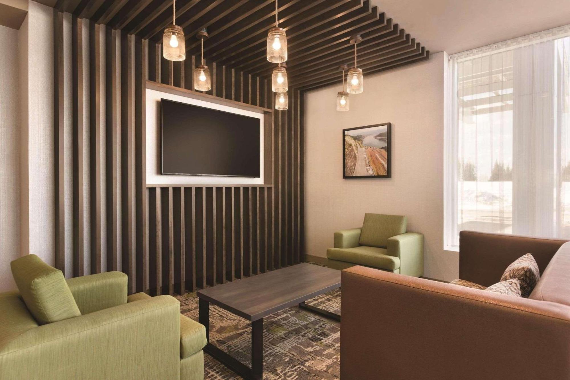 Radisson Kingswood Hotel & Suites, Frédéricton Extérieur photo
