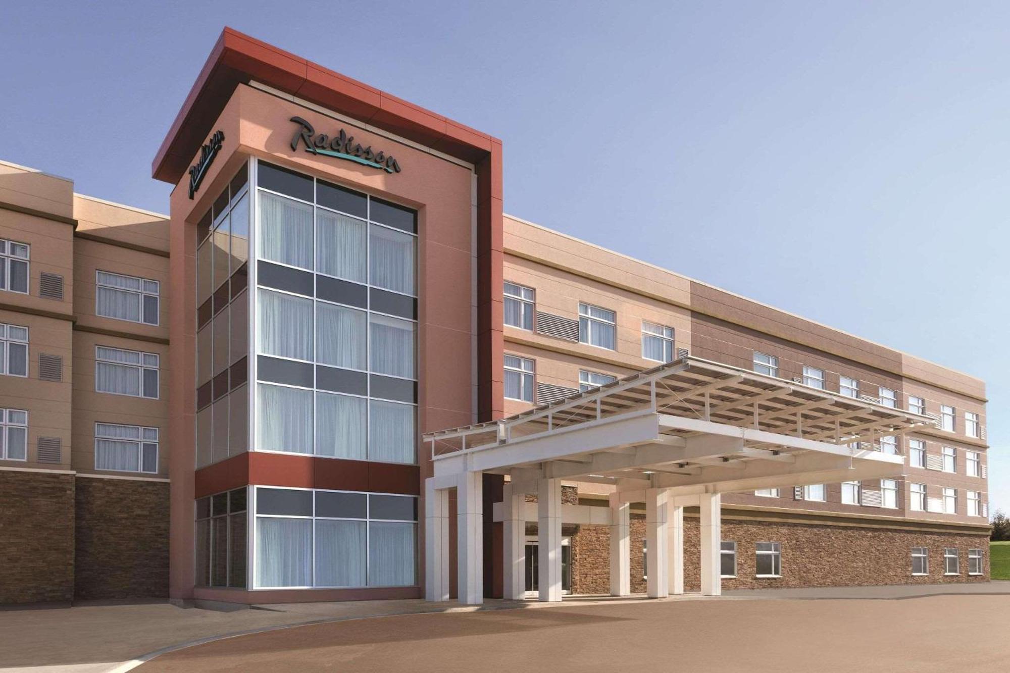 Radisson Kingswood Hotel & Suites, Frédéricton Extérieur photo