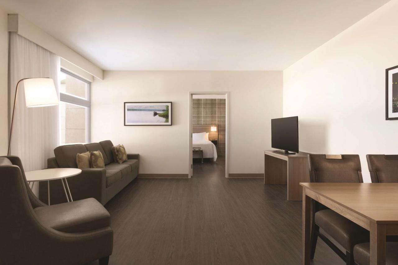 Radisson Kingswood Hotel & Suites, Frédéricton Extérieur photo