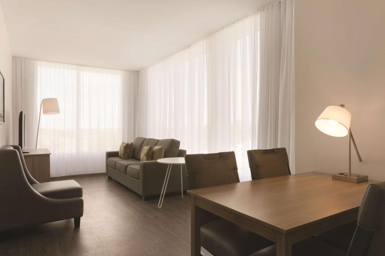 Radisson Kingswood Hotel & Suites, Frédéricton Extérieur photo